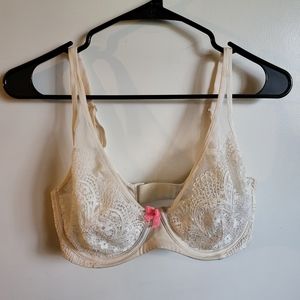 VS lace bra 34DD
